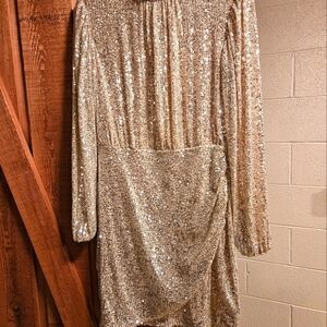 Beautiful like brand new sequin dress. Size small. Nine West